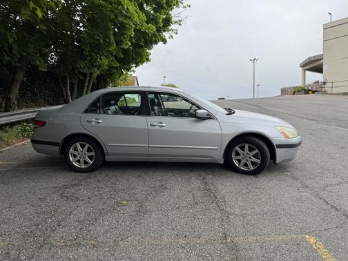 Silver 2004 Honda Accord EX-L