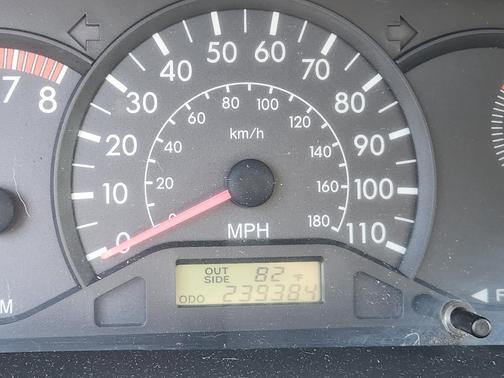 2005 Toyota Corolla LE