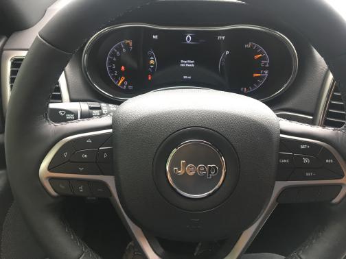 Photo 3 of 11 of 2018 Jeep Grand Cherokee Laredo E