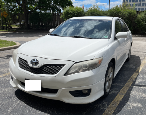 White 2010 Toyota Camry Base