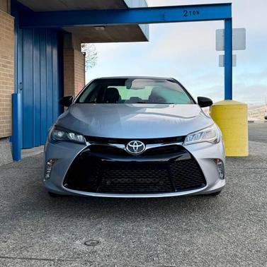 Silver 2015 Toyota Camry XSE