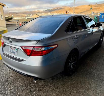 Silver 2015 Toyota Camry XSE
