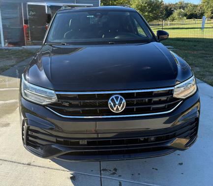 Black 2022 Volkswagen Tiguan 2.0T SE R-Line Black