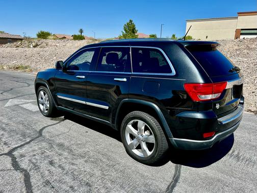 Black 2013 Jeep Grand Cherokee Overland