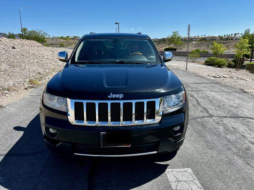 Black 2013 Jeep Grand Cherokee Overland