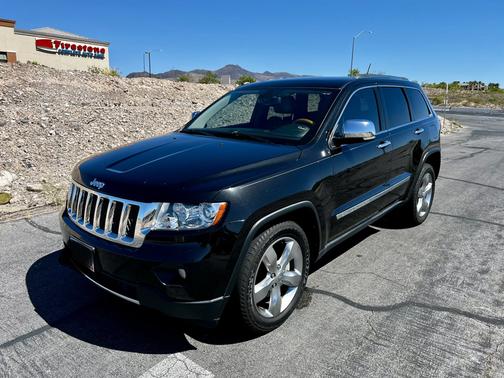 Black 2013 Jeep Grand Cherokee Overland