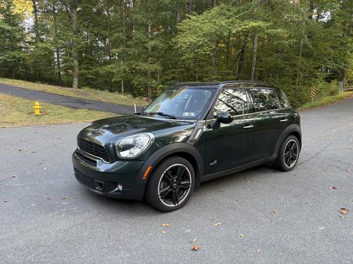 Green 2012 MINI Cooper S Countryman Base