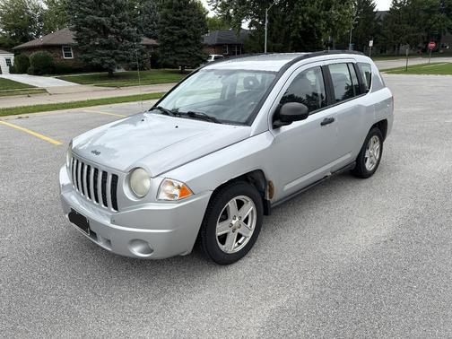 Silver 2007 Jeep Compass Sport