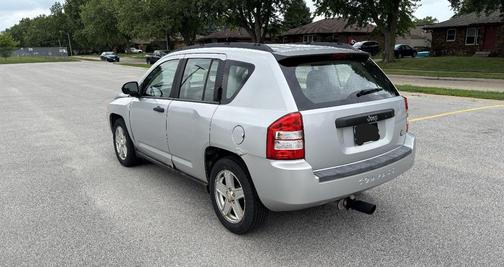 Silver 2007 Jeep Compass Sport