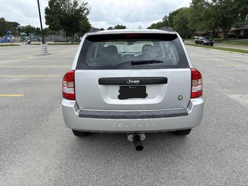 Silver 2007 Jeep Compass Sport