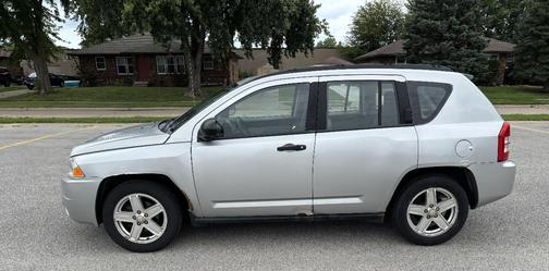 Silver 2007 Jeep Compass Sport