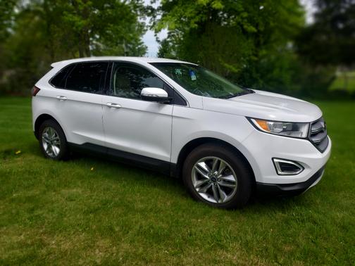 White 2017 Ford Edge SEL
