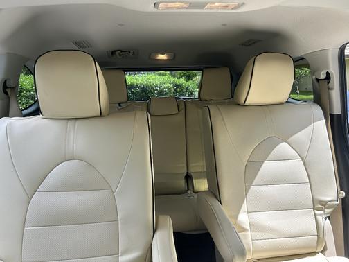 Blue 2023 Toyota Highlander Hybrid XLE