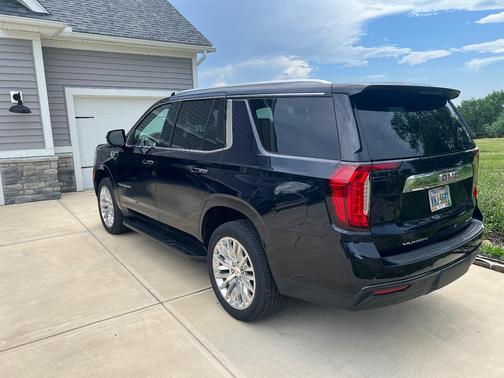 Blue 2024 GMC Yukon SLE