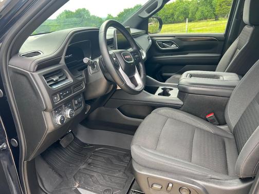 Blue 2024 GMC Yukon SLE