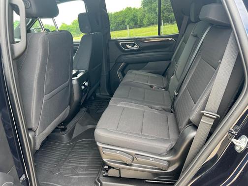 Blue 2024 GMC Yukon SLE
