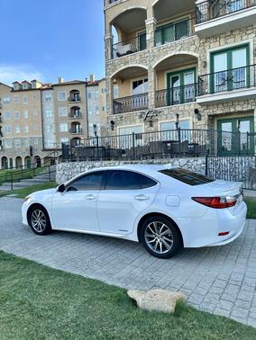 2018 Lexus ES 300h Base