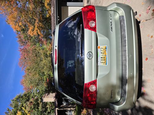 Green 2010 Toyota Sienna XLE Limited