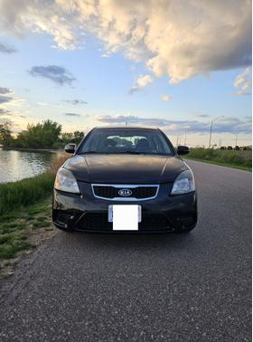 Black 2011 Kia Rio5 LX