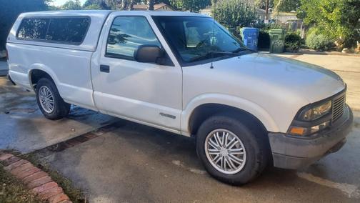 2001 Chevrolet S-10 LS