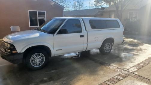 2001 Chevrolet S-10 LS