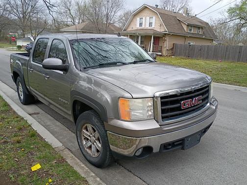 Beige 2007 GMC Sierra 1500 SLT Crew Cab