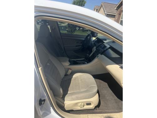2013 Ford Taurus SE