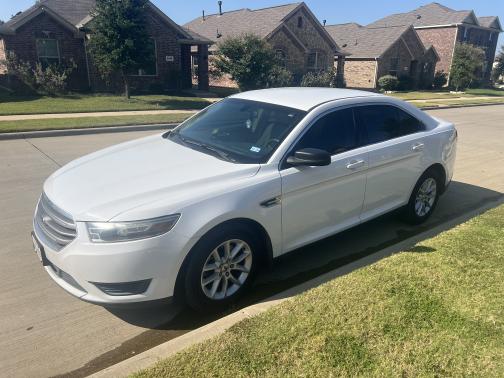 2013 Ford Taurus SE