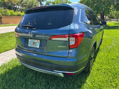 Blue 2019 Honda Pilot Touring 7-Passenger