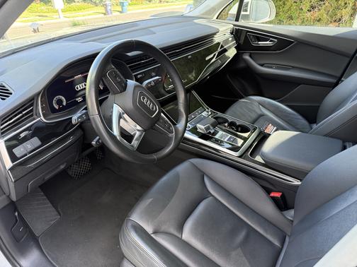 White 2022 Audi Q7 55 Premium Plus