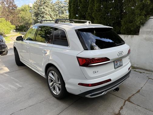 White 2022 Audi Q7 55 Premium Plus