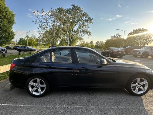 Blue 2014 BMW 320 i xDrive