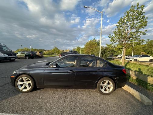 Blue 2014 BMW 320 i xDrive