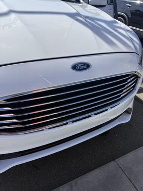 White 2019 Ford Fusion Hybrid SE