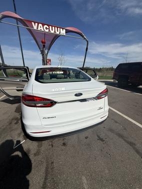White 2019 Ford Fusion Hybrid SE