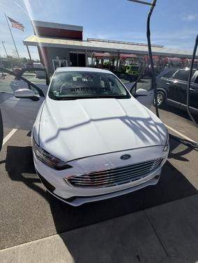 White 2019 Ford Fusion Hybrid SE