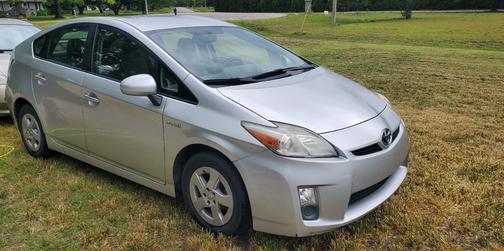Silver 2011 Toyota Prius II