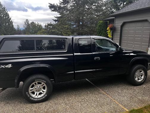 Black 2004 Dodge Dakota SLT Club Cab