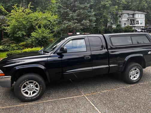 Black 2004 Dodge Dakota SLT Club Cab