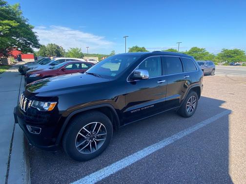 Black 2021 Jeep Grand Cherokee Limited