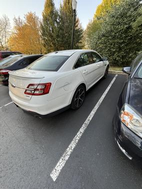 2015 Ford Taurus SEL
