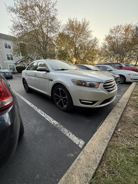 2015 Ford Taurus SEL