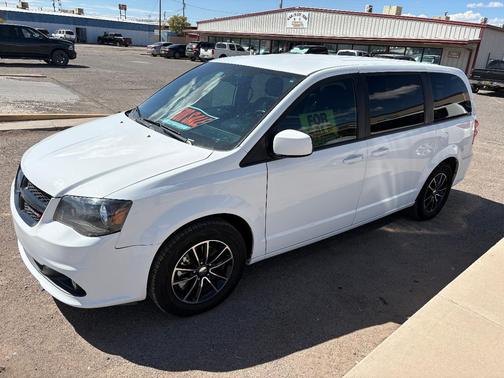 White 2019 Dodge Grand Caravan SXT