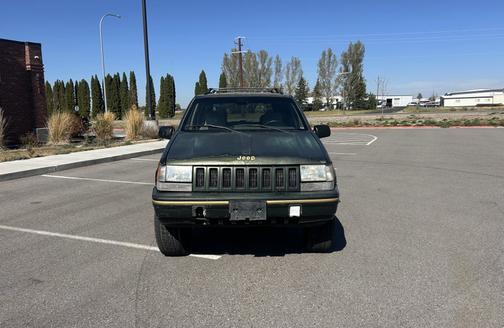 Green 1995 Jeep Grand Cherokee Limited 4WD