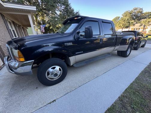 1999 Ford F-350 Lariat Crew Cab Super Duty DRW