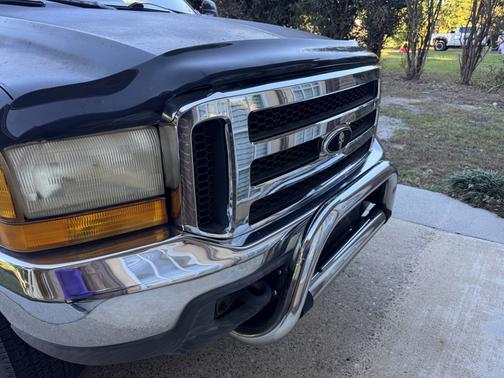 1999 Ford F-350 Lariat Crew Cab Super Duty DRW