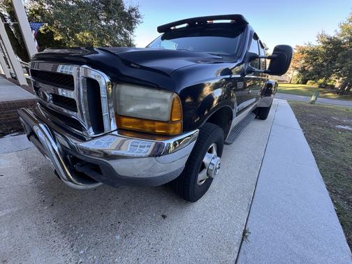 1999 Ford F-350 Lariat Crew Cab Super Duty DRW