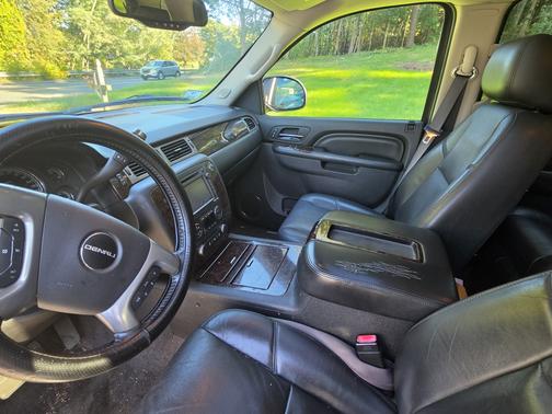 Black 2012 GMC Yukon Hybrid Denali