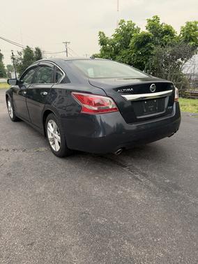 Blue 2013 Nissan Altima 2.5 SV