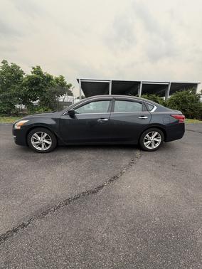 Blue 2013 Nissan Altima 2.5 SV